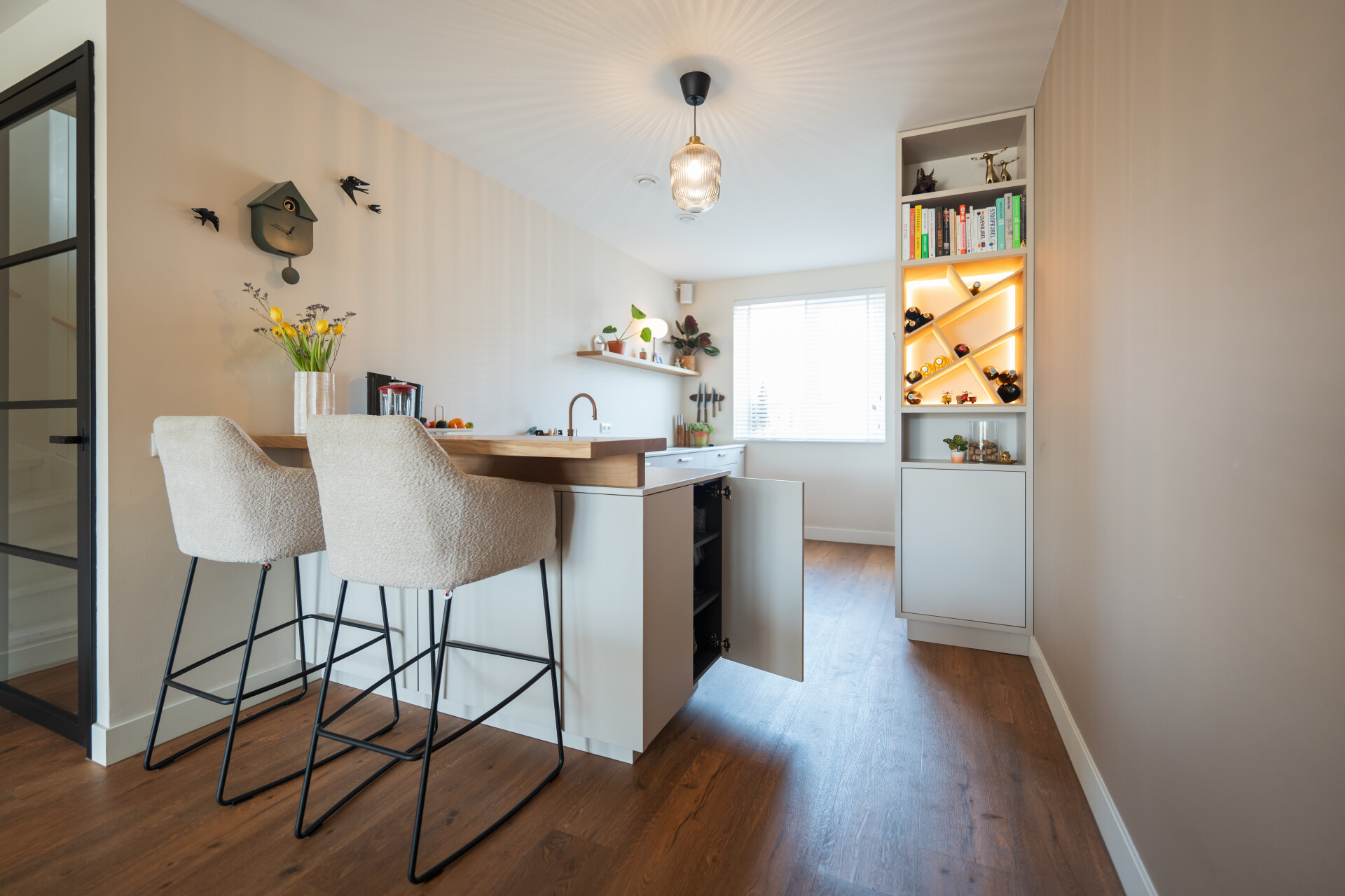 The right bar stool is the perfect finishing touch for your kitchen or bar. Discover Mobitec&rsquo;s stylish bar stools, where comfort and design come together perfectly. Our bar stools can be fully customised to suit your preferences, ensuring they complement
