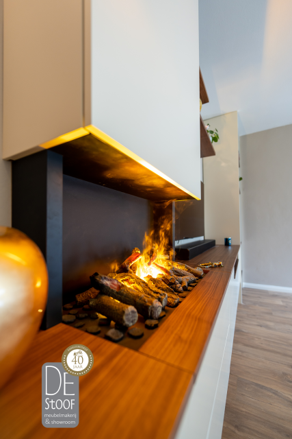 Exclusieve haardmeubels op maat in Wassenaar met moderne elektrische haarden.