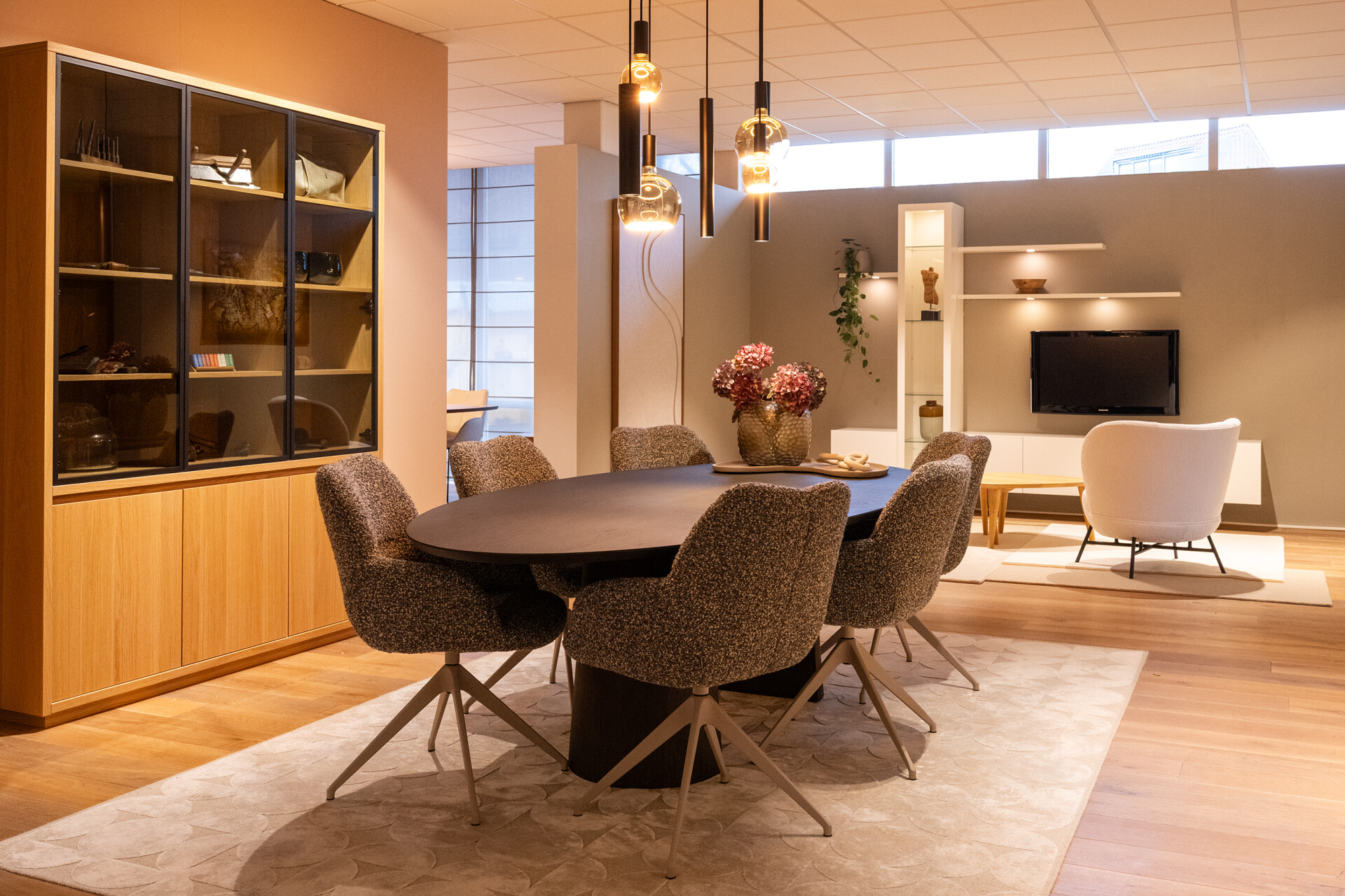 Wilt u ook een eettafel, salontafel of bijzettafel op maat laten maken?